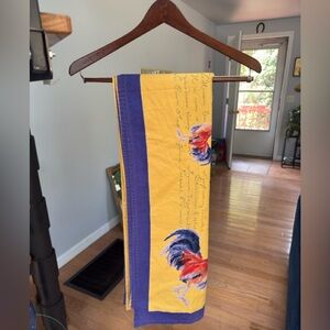 Williams Sonoma Yellow and Blue Rooster Kitchen tablecloth 70X108 100%cotton
